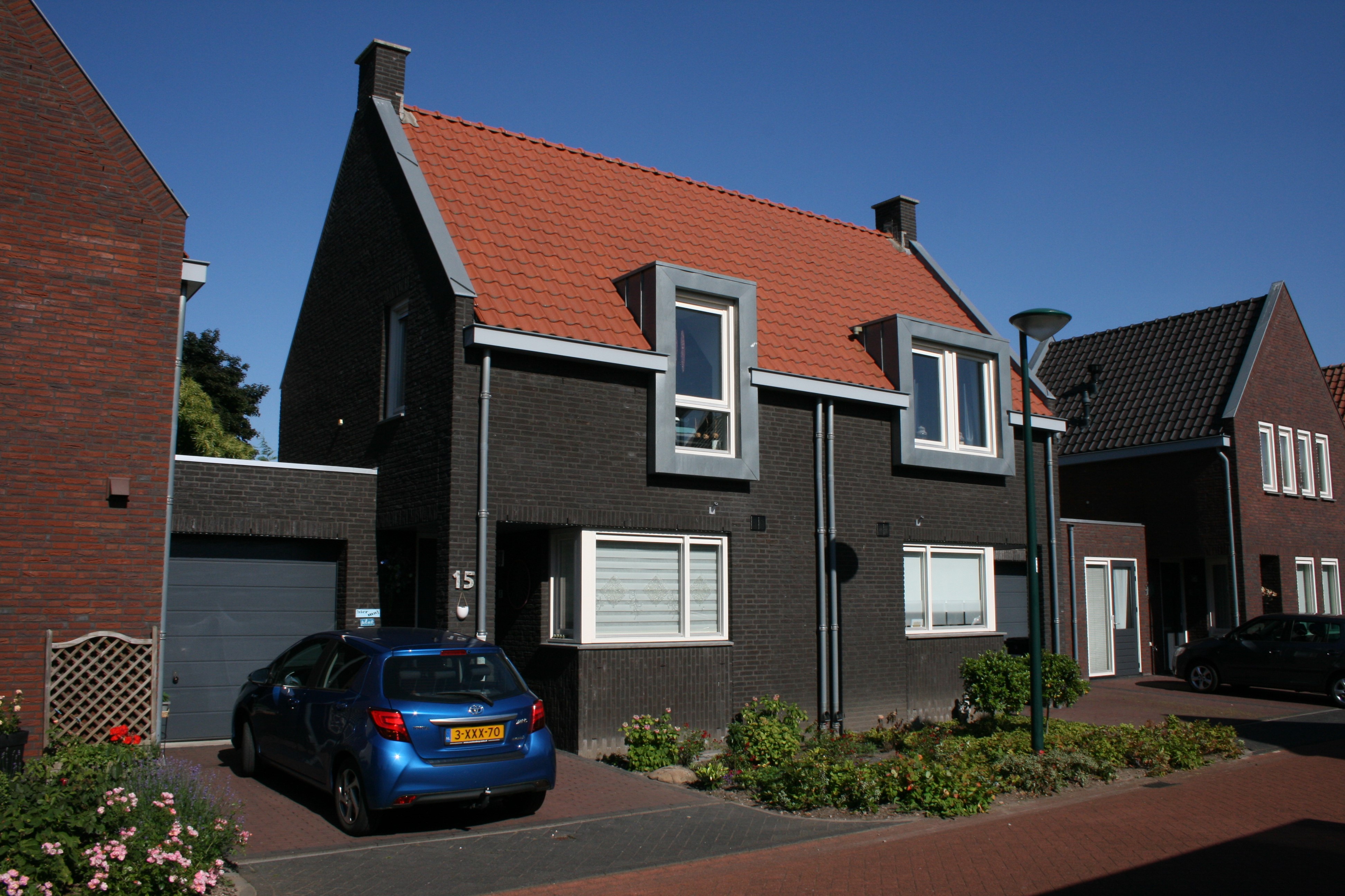 Gebr. Douvenstraat 15-17